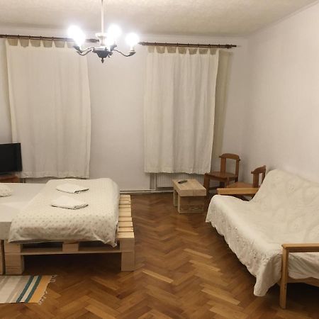 Central Brasov Apartment Luaran gambar